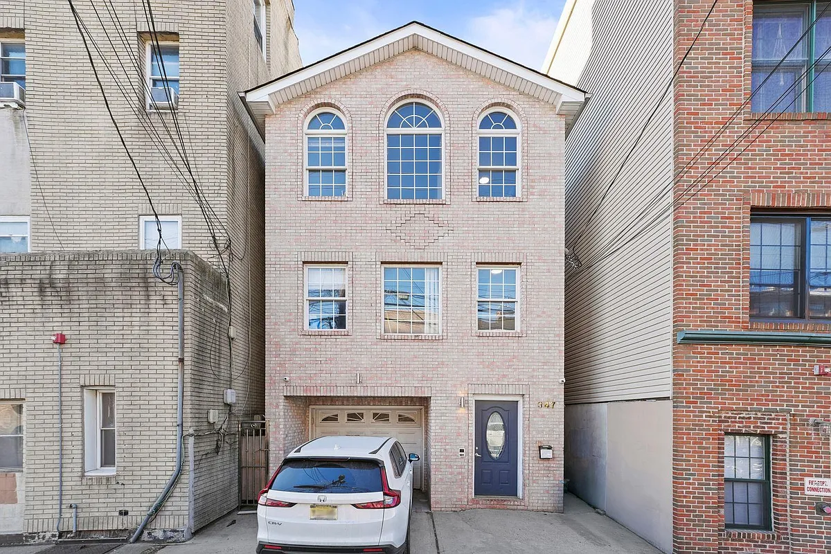 347 Palisade Avenue 1