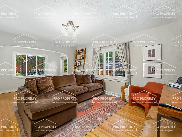321 W 6th St — Photo 6