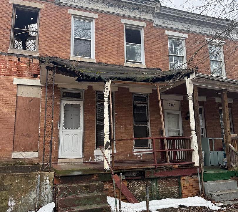2nd image of 1709 N Dukeland St