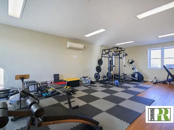 1492 East 12th Street image 10 of 11