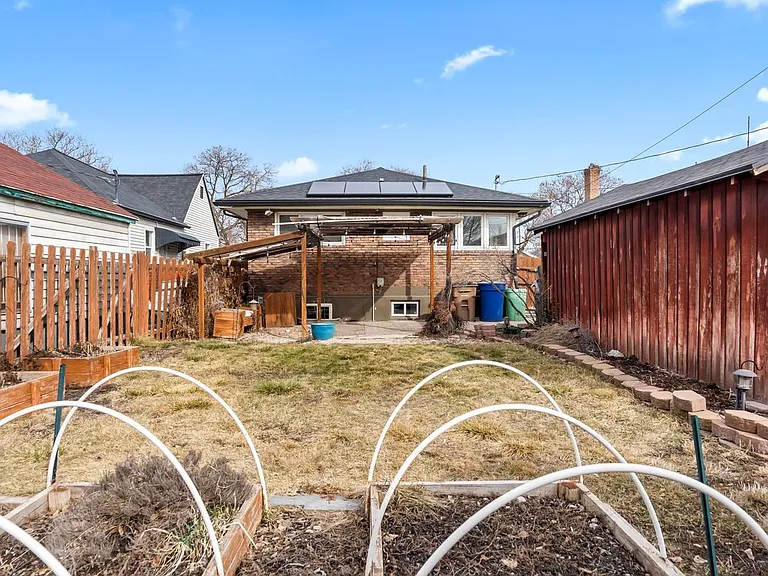 668 E Bryan Ave — Photo 22
