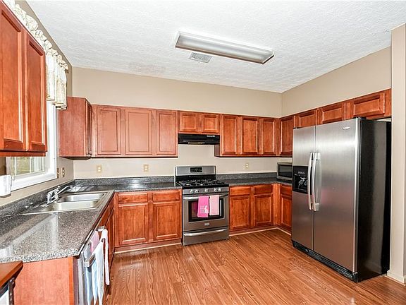 4th image of 6220 Ambercrest Ct