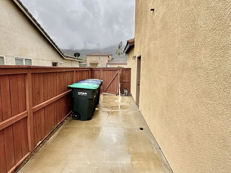 18468 Hillview Ln — Photo 20