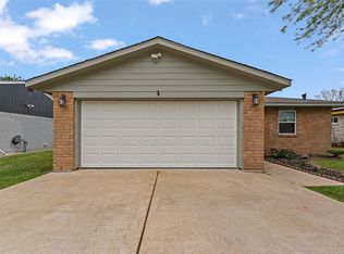 4011 Easy St, Dickinson, TX 77539