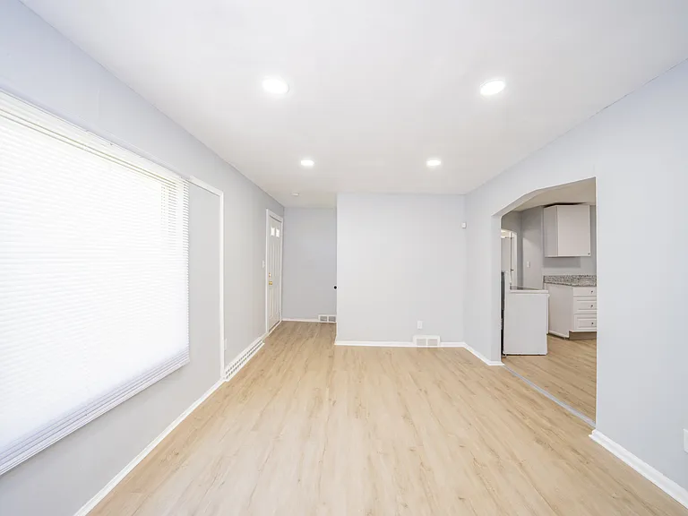 22675 Santa Maria St — Photo 8