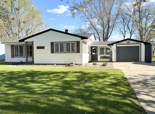 900 Westwood Dr SW, Alexandria, MN 56308