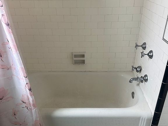 4th image of 104 Brownsville Rd