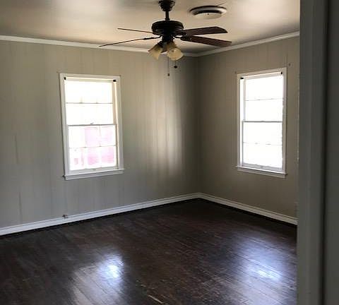 2nd image of 1013 Avenue K