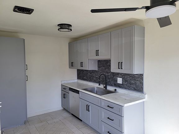 3rd image of 9457 Steele St APT A