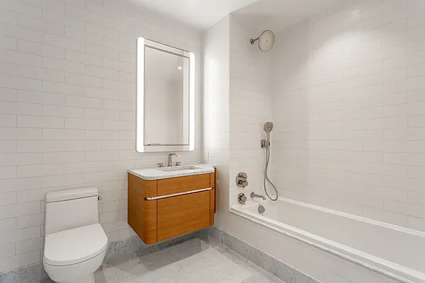 Rented by Bond New York | media 25