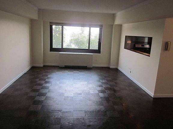 4th image of 11949 Union Tpke APT 8A