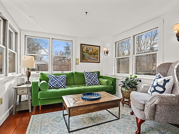 4th image of 27 Merrill St