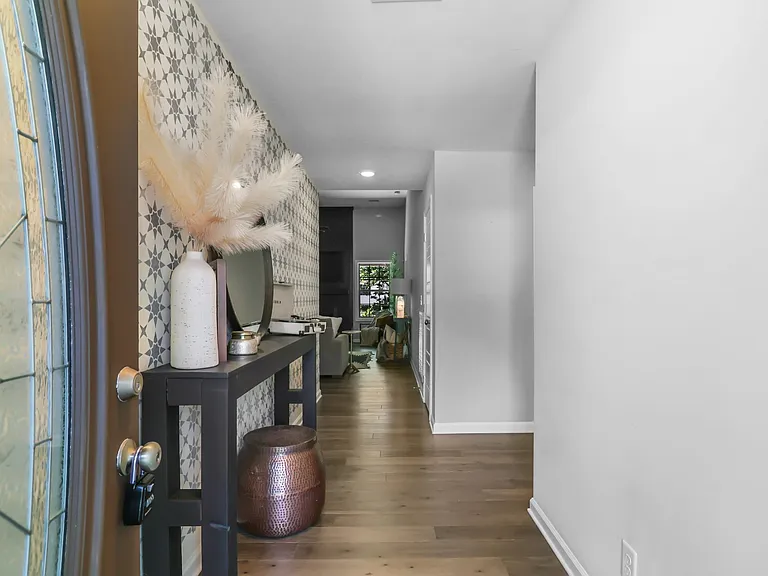 1286 Magnum Dr — Photo 5