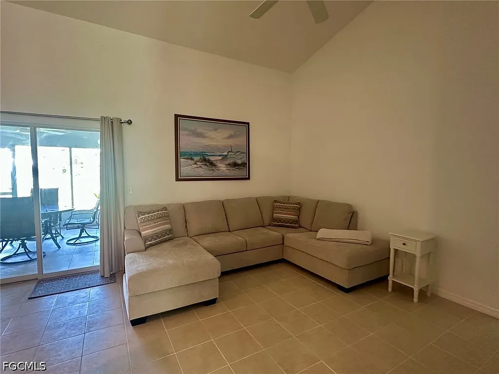 2 bed, 2.0 bath, 1251 sqft, $3,500 — Photo 4