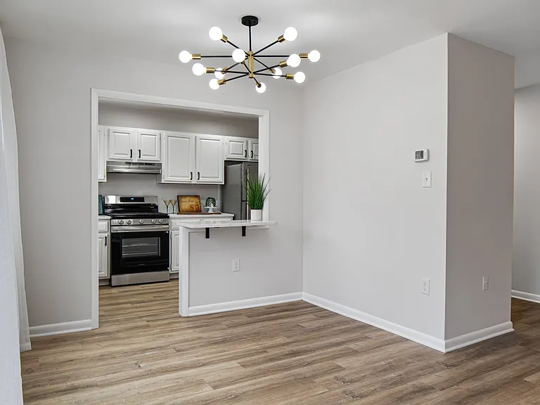 10656 Weymouth St #202 — Photo 11