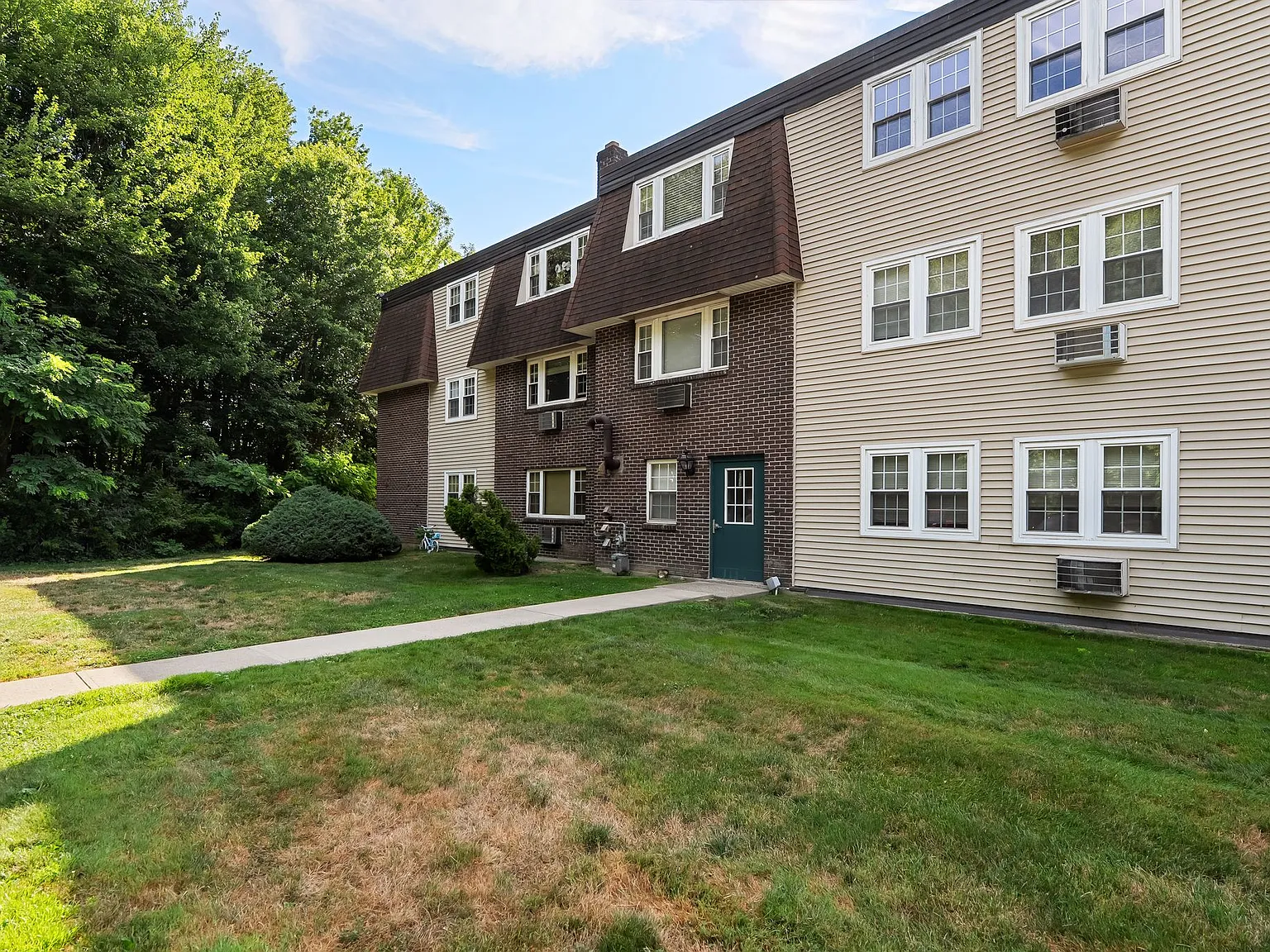 2 bed, 969 sqft, $2,350 — Photo 2