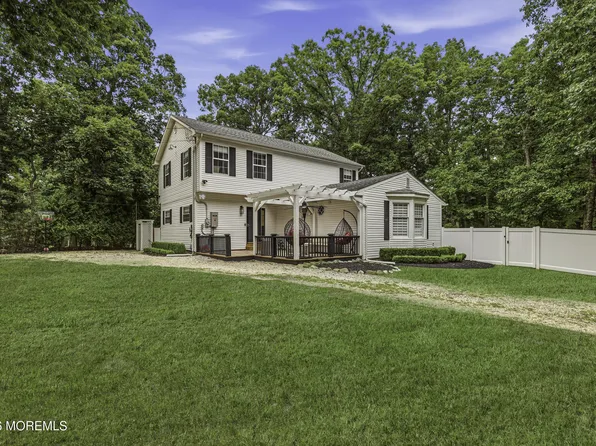 19 Elm Street, Jackson, NJ 08527