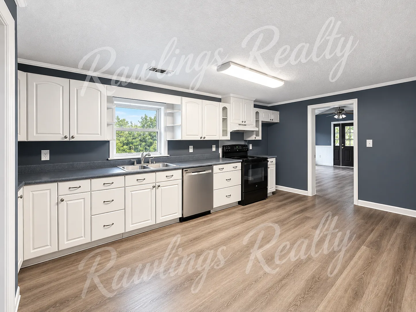 1016 East Mcintosh Road - 1 — Photo 3