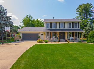 15945 Quail Hollow Ct, Bloomington, IL 61705