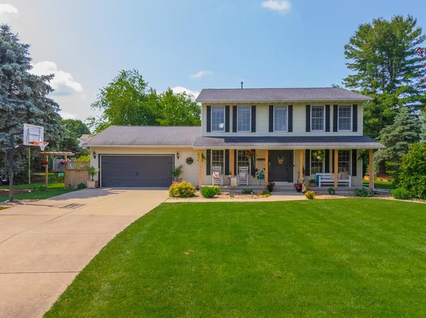 15945 Quail Hollow Ct, Bloomington, IL 61705