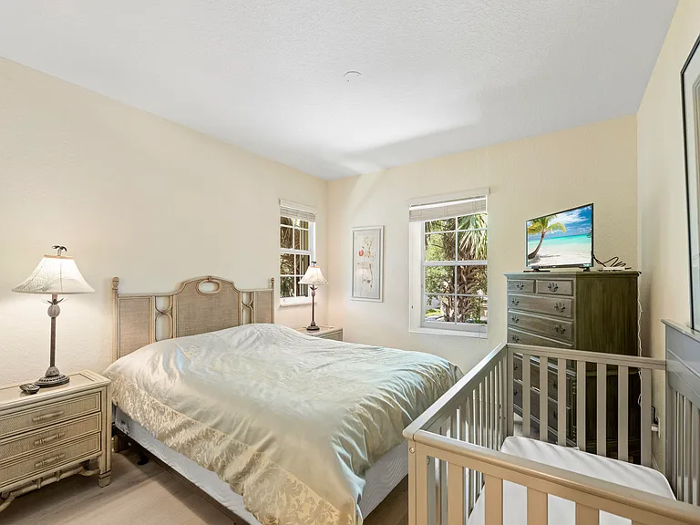 1043 Vintner Blvd — Photo 53
