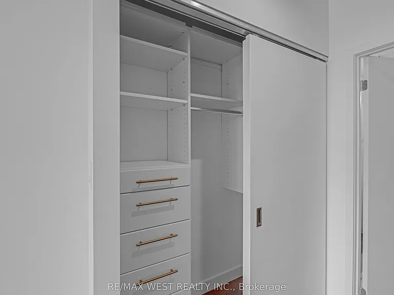 42 Camden St #303 — Photo 17