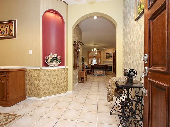 5th image of 4914 Capesbrook Ct