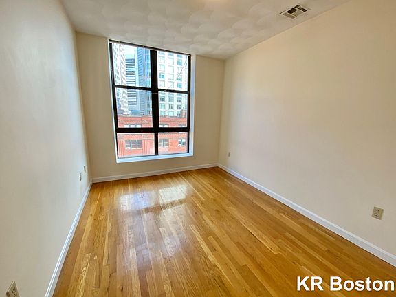 5th image of 72 Essex St #75
