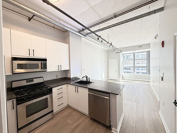 2nd image of 1300 N St NW APT 310