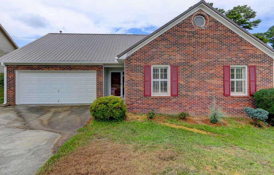 1st image of 835 Claybrook Ct