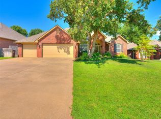 14313 Canterbury Dr, Edmond, OK 73013