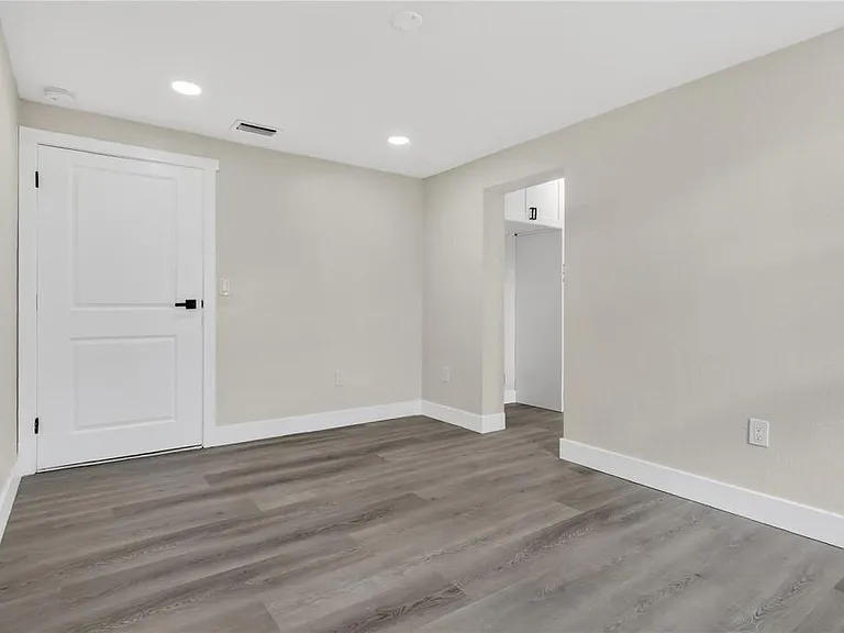 2612 Roxbury Rd — Photo 9