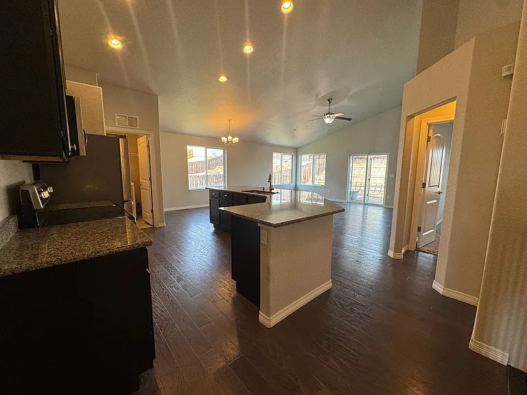 6131 Anders Ridge Ln — Photo 4