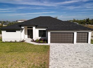 3915 Kismet Pkwy W, Cape Coral, FL 33993