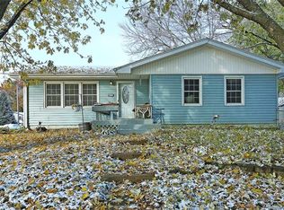 8070 Suncrest Dr, Des Moines, IA 50320