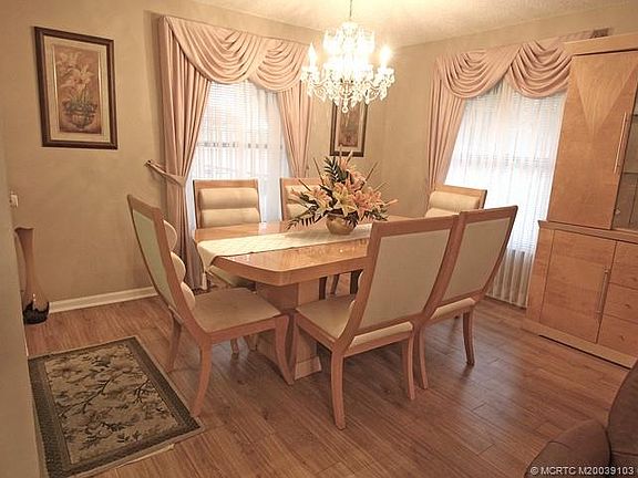 2nd image of 450 SW South River Dr APT 201