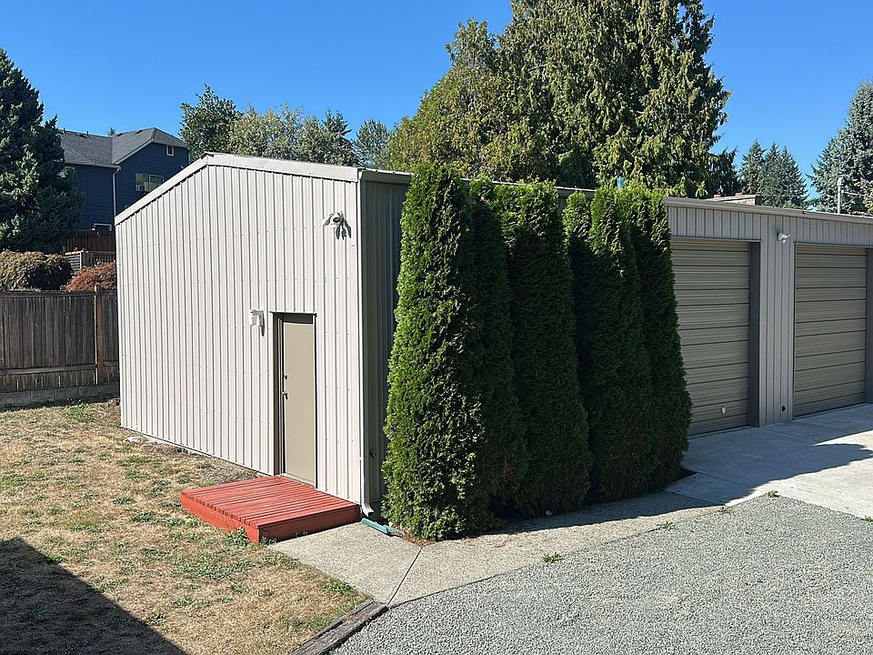 1st image of 2829 Larch Way #C