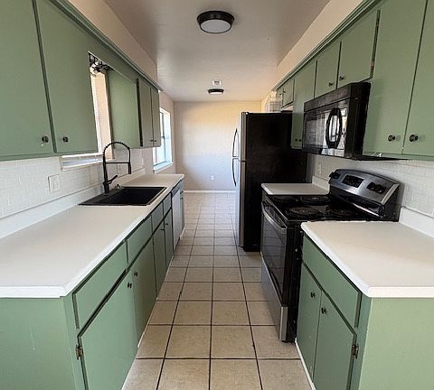 3rd image of 5002 SE 47th St
