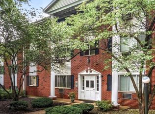 1321 W Main St APT 310, Lake Geneva, WI 53147