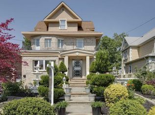 1454 154th St, Whitestone, NY 11357