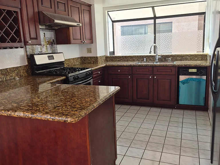 111 S Marguerita Ave #E — Photo 6