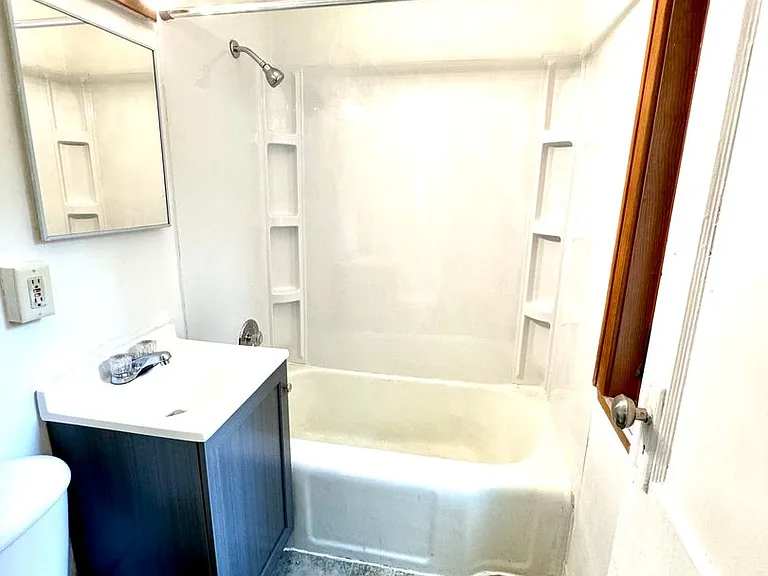 2921 Piedmont Ave — Photo 8