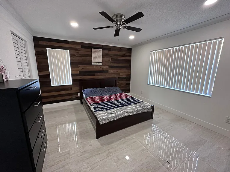 4804 SW 118th Ter — Photo 3