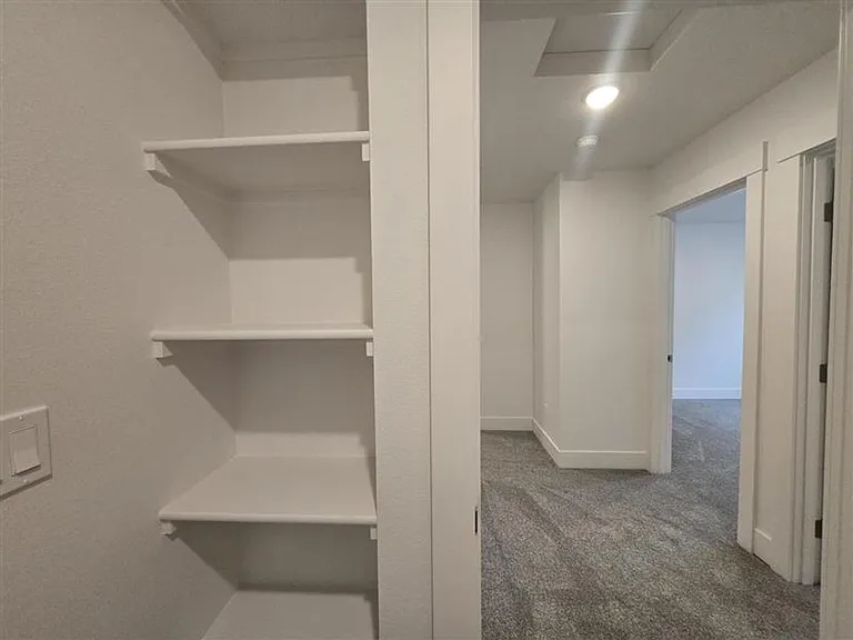 5846 W 40th Ct — Photo 9