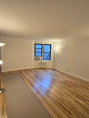 Sold by R New York | media 2