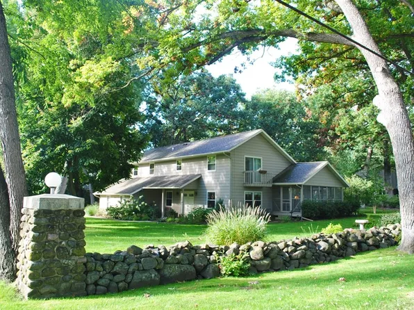 N5610 Lac Verde Cir, Green Lake, WI 54941