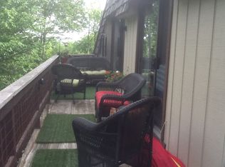 100 Lower Holiday Ln, Banner Elk, NC 28604