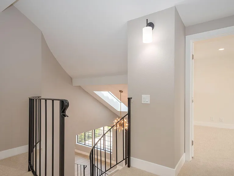 3577 Radcliffe Rd — Photo 18