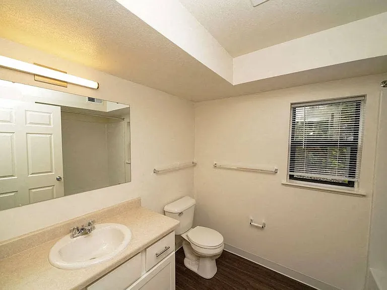 Arbor Lakes Apartments — Photo 49