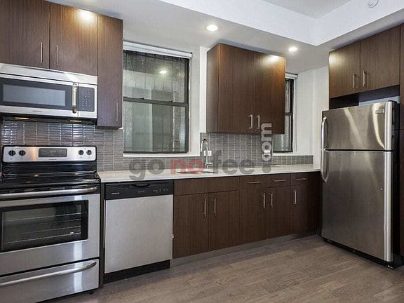 2nd image of 272 Manhattan Ave APT 5H